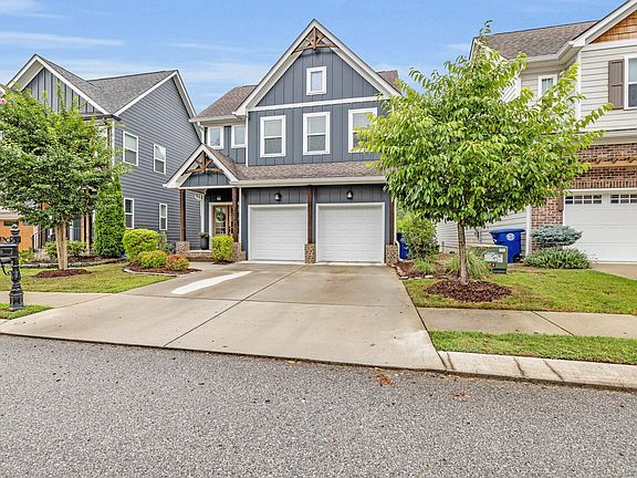 2nd image of 1742 Seven Pines Ln
