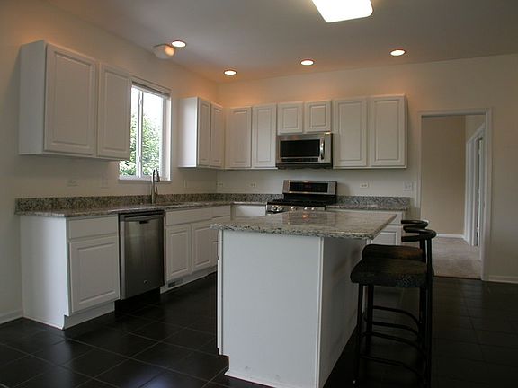 4th image of 816 Park Ave