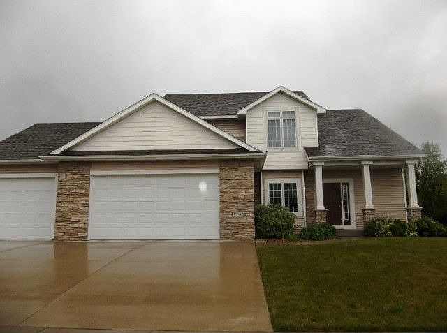 2nd image of 2270 Jade Pl NE