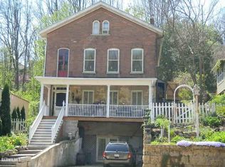 340 Spring St, Galena, IL 61036