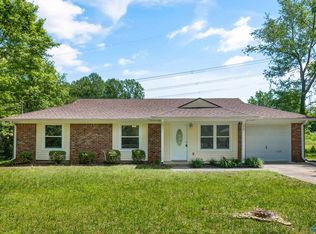 222 Oconee Dr, Huntsville, AL 35811