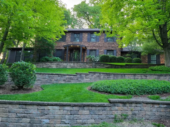 42W328 Jens Jensen Ln, Saint Charles, IL 60175