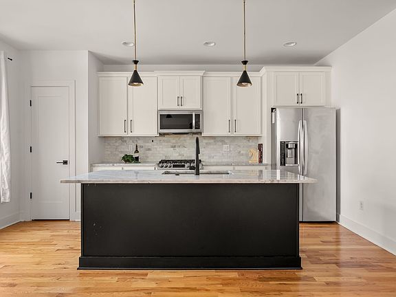 2nd image of 61B Cannon St