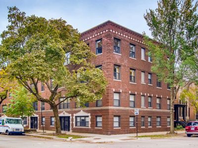 1255 W Roscoe St #2, Chicago, IL, 60657