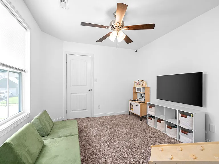 425 Woodtrace Dr — Photo 14