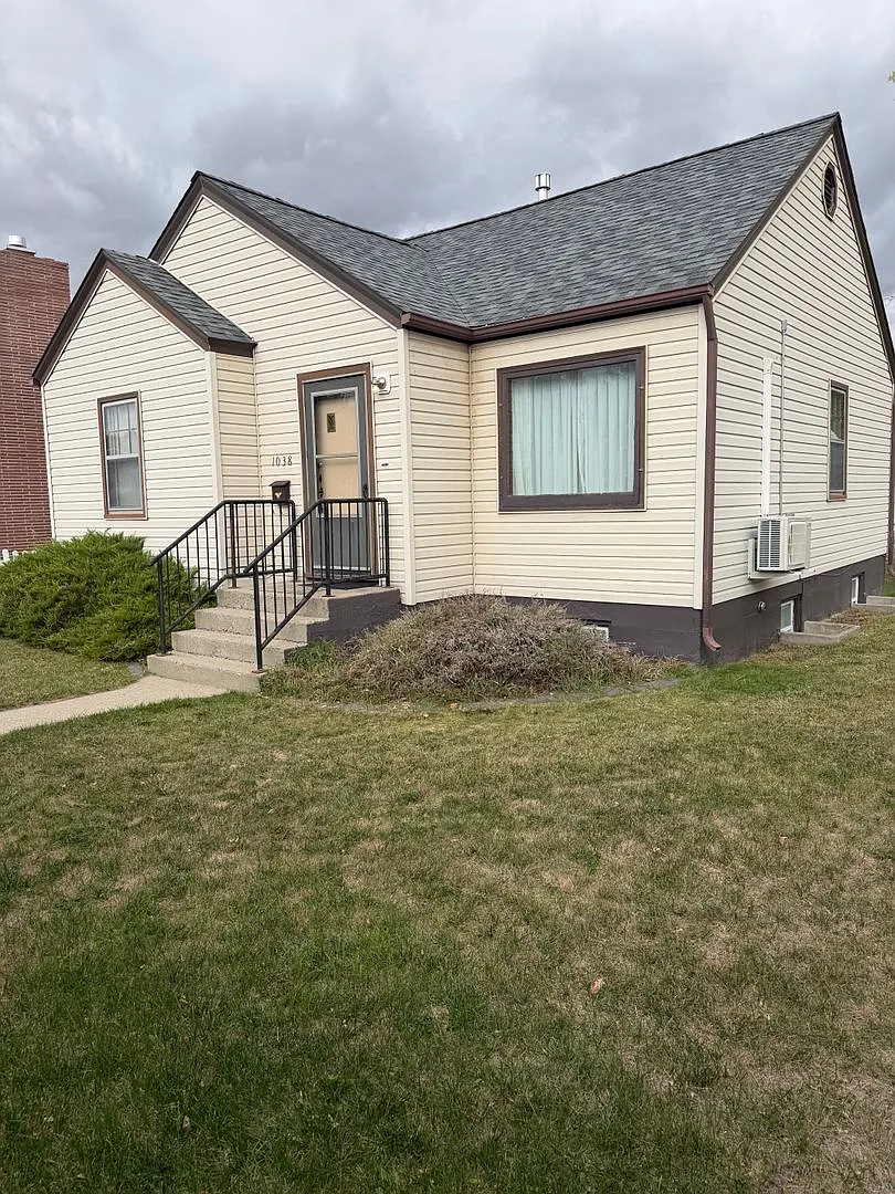 Charming 2-Bedroom Upper-Level Home with Detached Garage — Photo 1