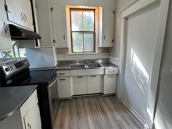 3rd image of 9 Vista Ave #9