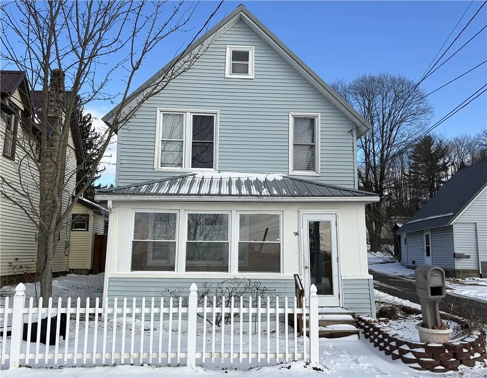 96 Yarnell St photo 1