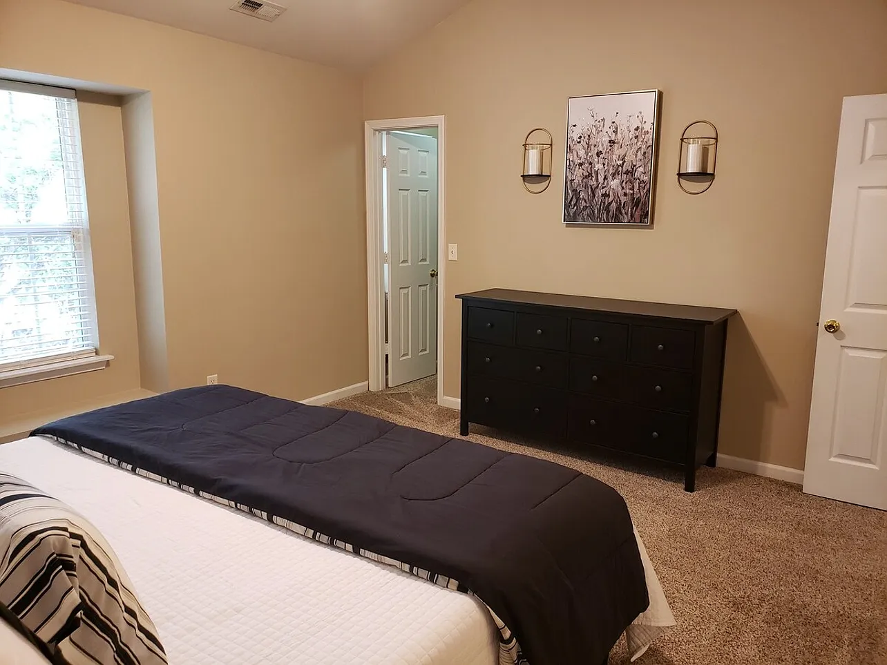 2 bed, $3,270 — Photo 4
