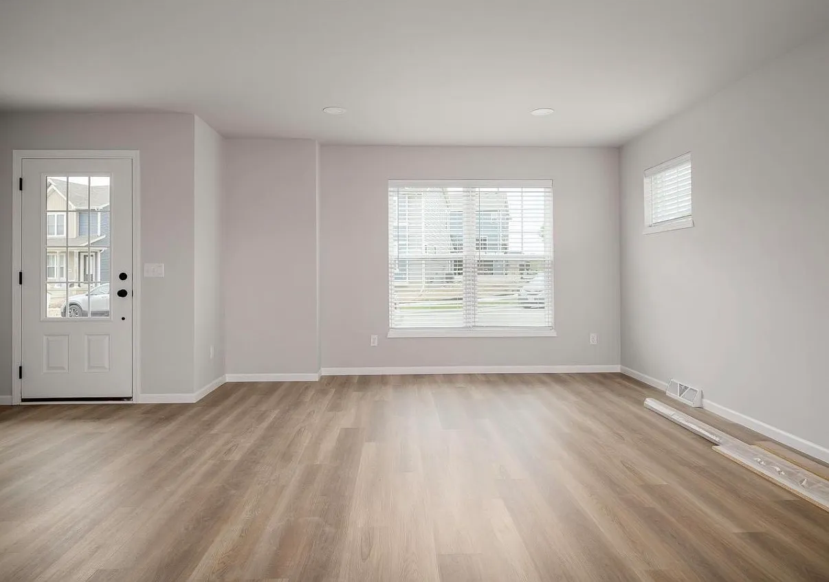 3 bed, 1690 sqft, $3,300 — Photo 2