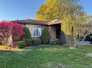 14 Autumn Ln, Depew, NY 14043