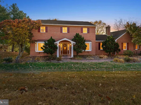 82 Starr Rd, Sinking Spring, PA 19608