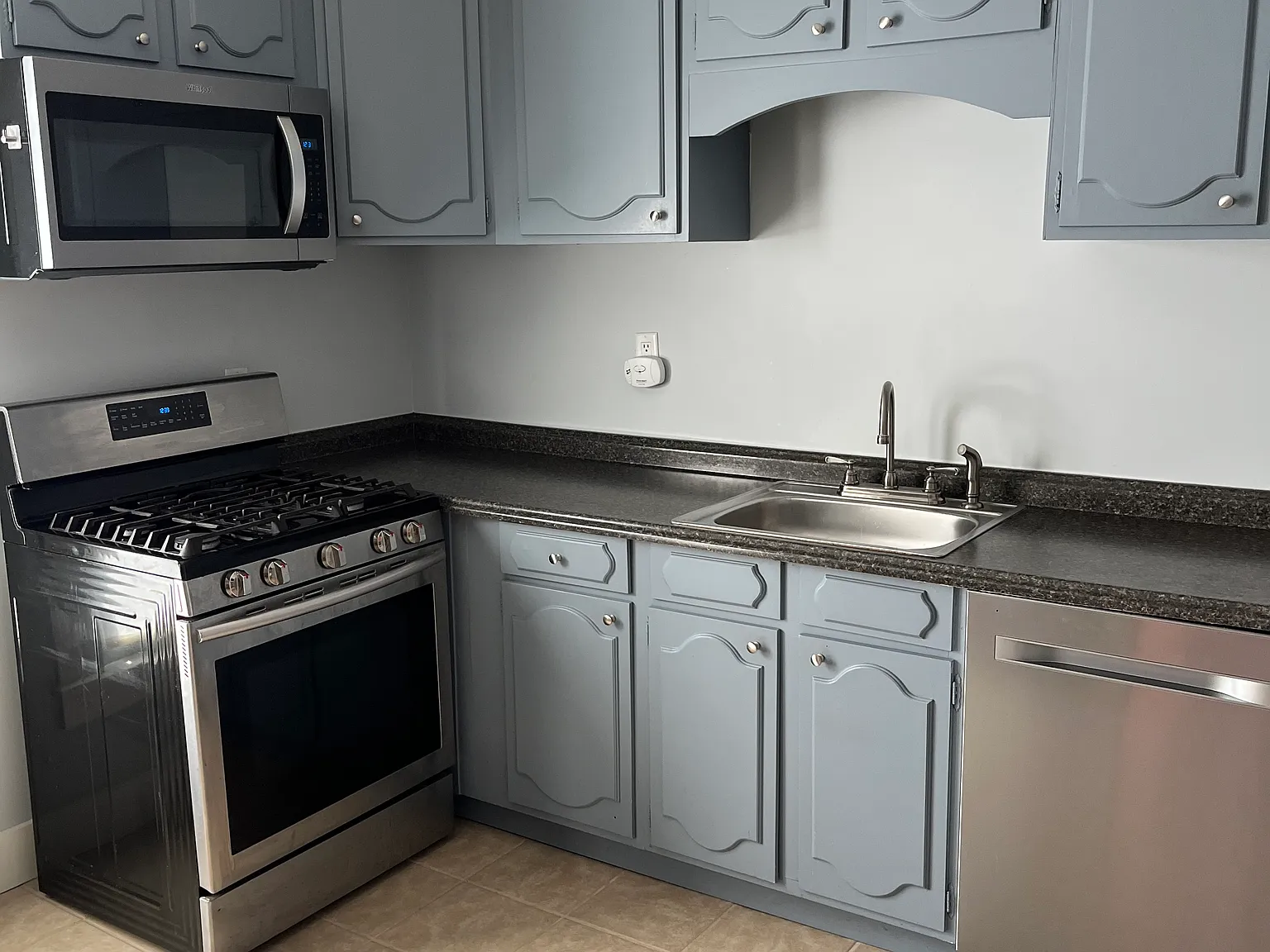 2 bed, 1100 sqft, $1,200 — Photo 4