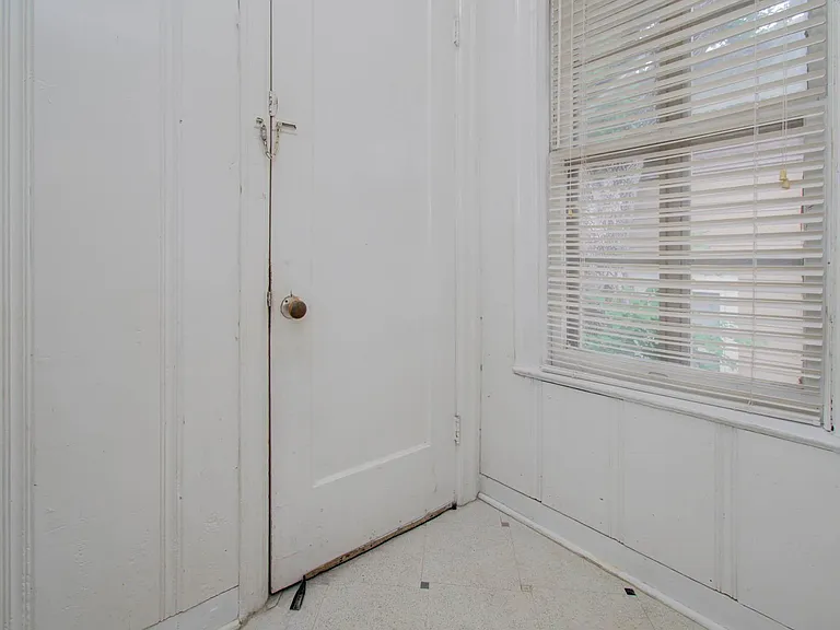 1428 Wentworth St #2 — Photo 12