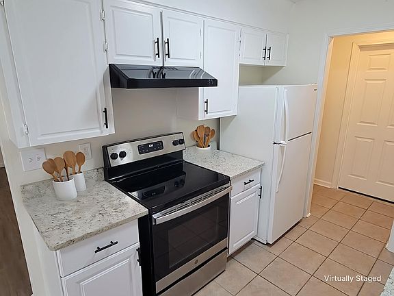 4th image of 1811 Birchwood Dr