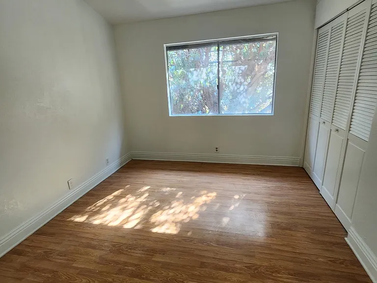 5862 Belgrave Ave #10 — Photo 14
