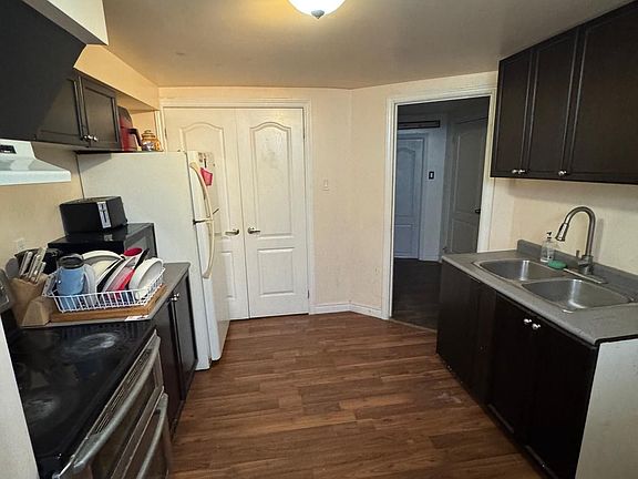3rd image of 48 Brighton Rd #Basement
