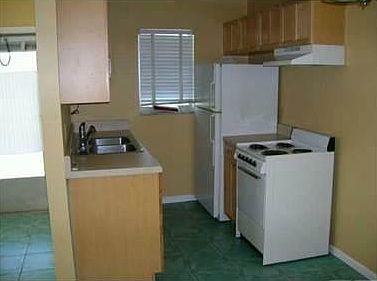 1st image of 702 N L St APT 3