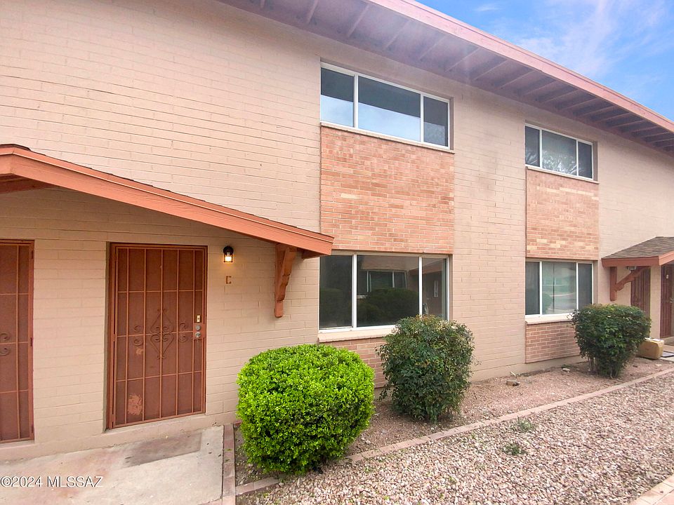 1st image of 934 N Desert Ave