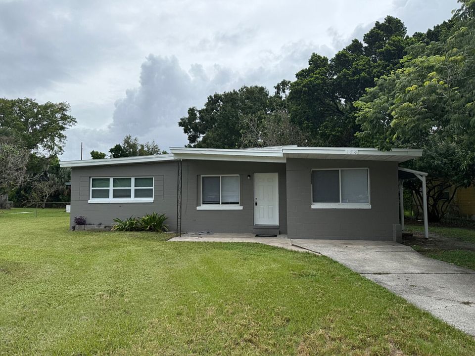 1st image of 174 Country Club Cir
