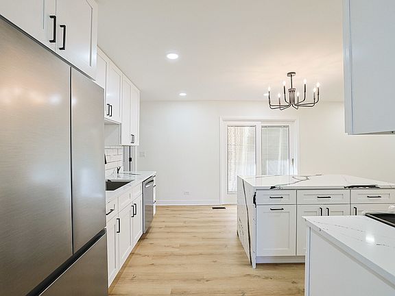 5th image of 7784 Huntington Cir S