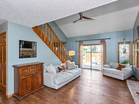 3rd image of 8054 Talliho Dr
