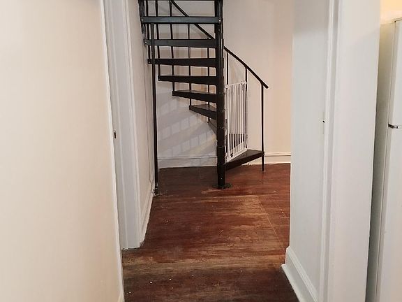 5th image of 27 Hinsdale Ave