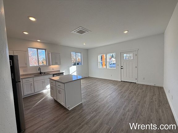 3rd image of 1324-1326 W Dalke Ave #1324