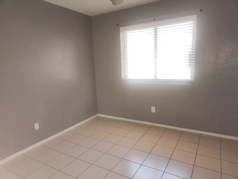 5511 S 15th Way — Photo 15