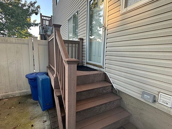 3rd image of 10 Cottonwood Ct #1