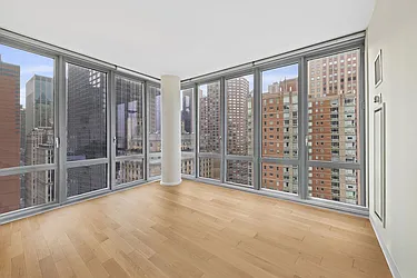 Rented by R New York