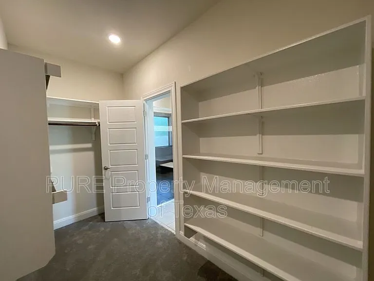 716 Expedition Way — Photo 39