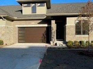 7453 Gramercy Cir #38, West Bloomfield, MI 48322