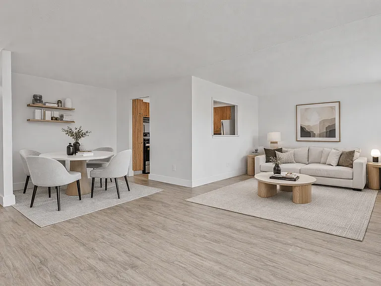 Carlyle Tower Apartments - Southfield, MI — Photo 15