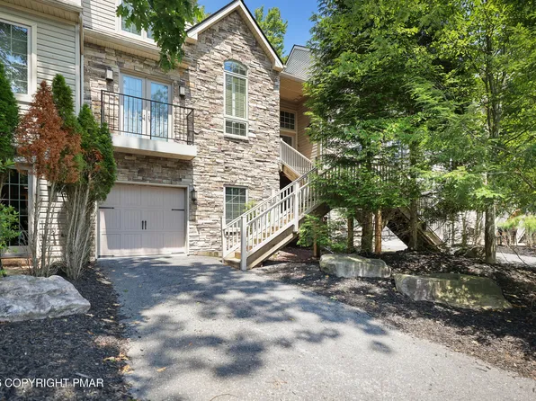 9 Wildbriar Ct, Lake Harmony, PA 18624