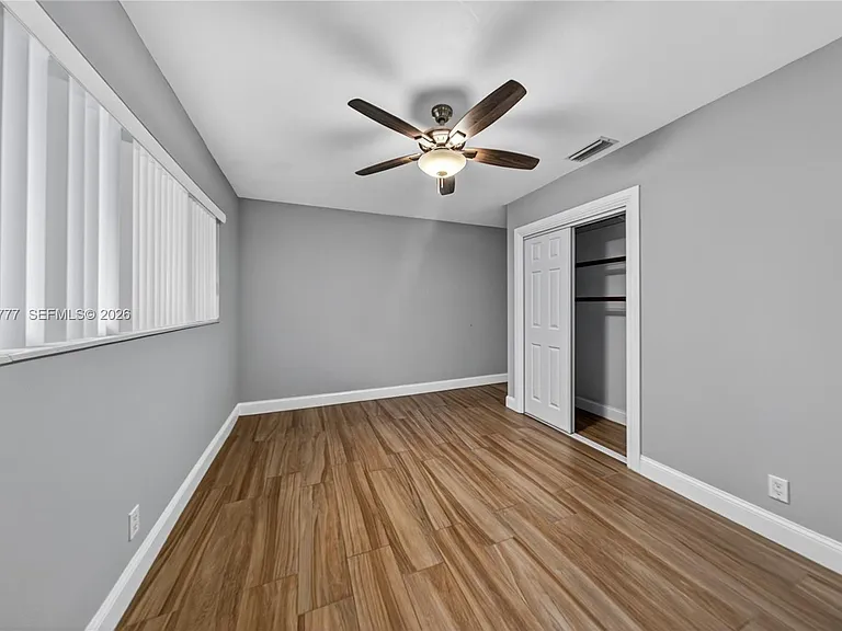2801 Coral Shores Dr — Photo 3