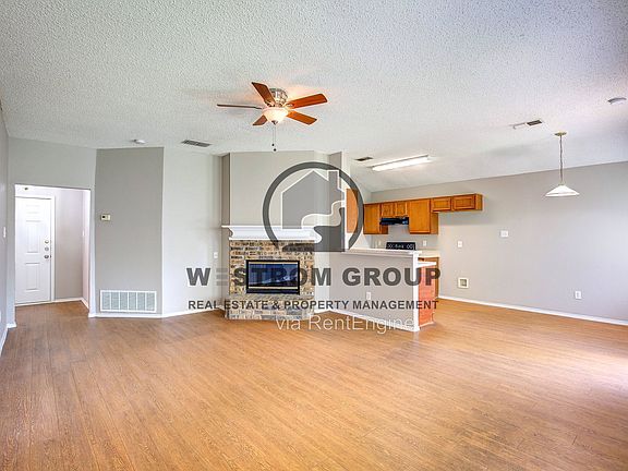 5th image of 2363 Laurel Hill Ln