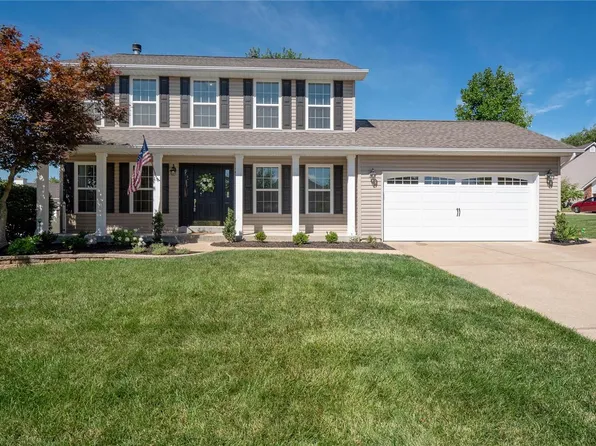 5001 Royal Burgess Dr, Saint Peters, MO 63304