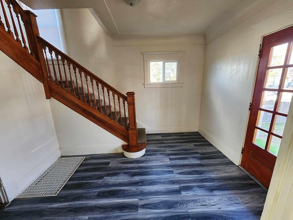 Foyer/Entry