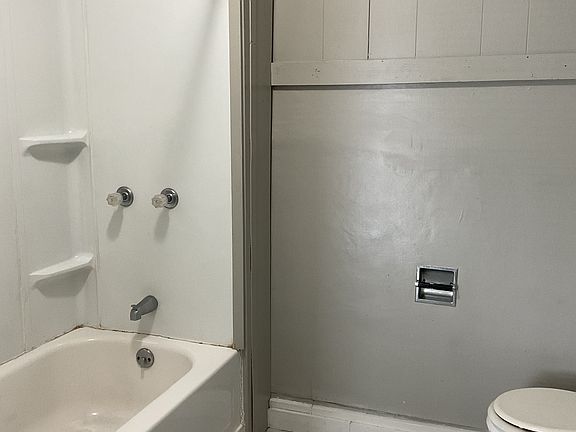 5th image of 1637 Saint Marys Ave #2