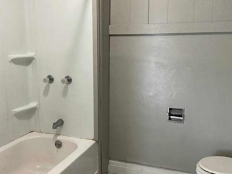 1637 Saint Marys Ave #2 — Photo 5