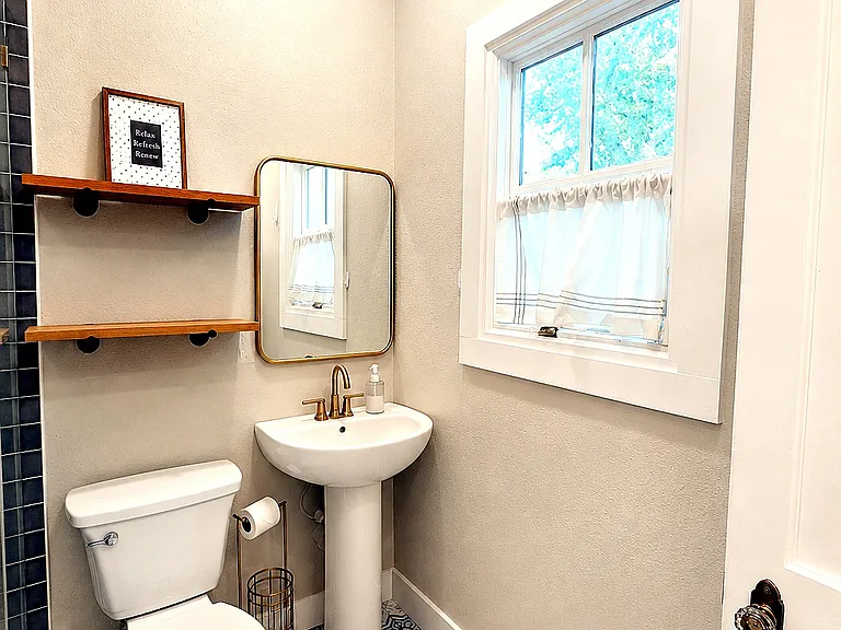 2117 Hurley Ave — Photo 7