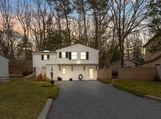20 Robinson Rd, Southampton, NY 11968