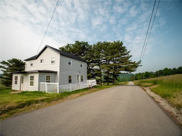 198 Mountain View Rd, Donegal, PA 15628