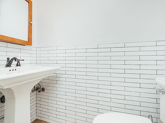 4th image of 1027 President St #3