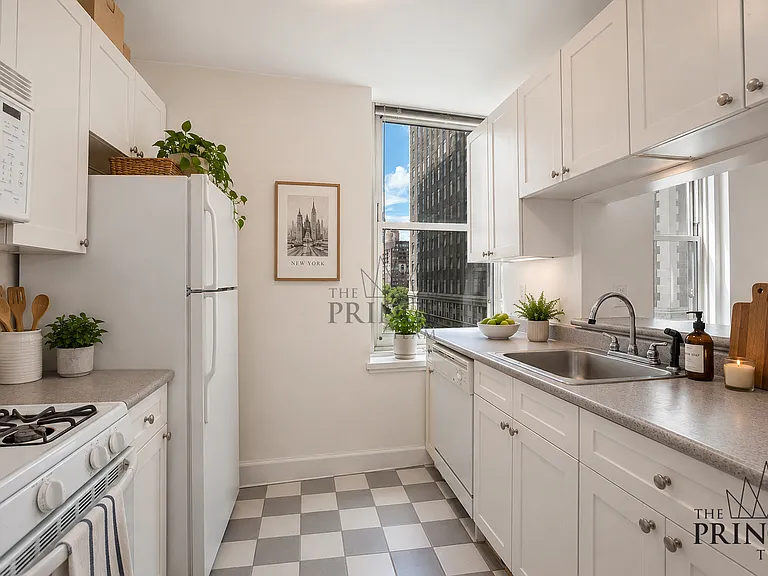 88 Greenwich St #518 — Photo 3