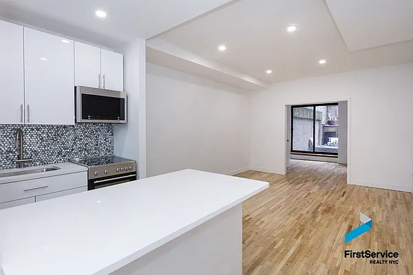 Rented by FirstService Realty (legacy) | media 1