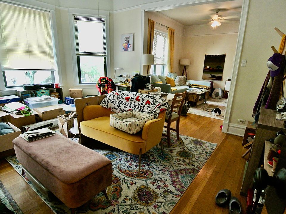 1st image of 3805 N Lakewood Ave #2