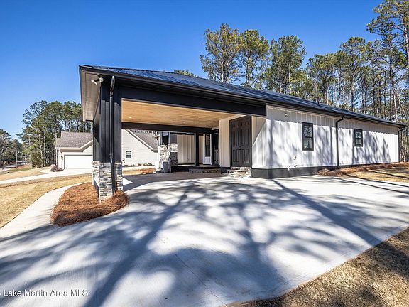 3rd image of 229 Stagecoach Rd