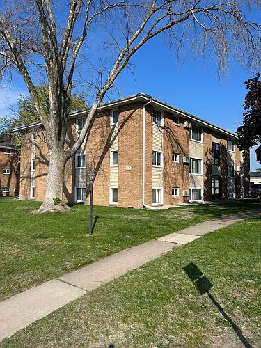 Hanson Court Apartments Photo 1